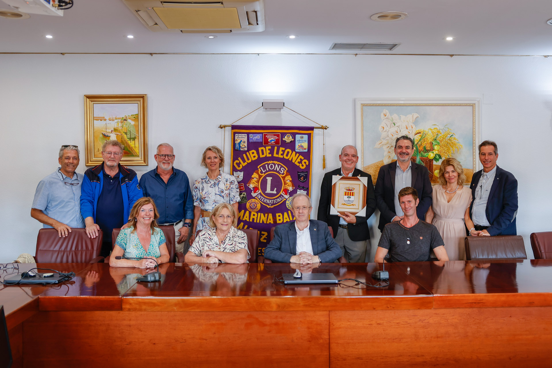 Residentes Extranjeros_40 aniversario club leones recepcion ayuntamiento (1)